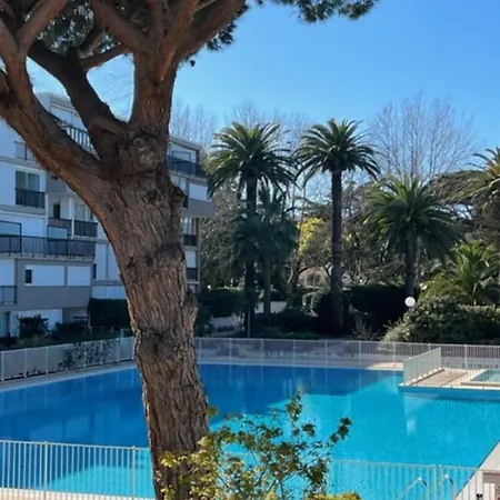 Διαμέρισμα 35m With Pool For Couple In Tropez *