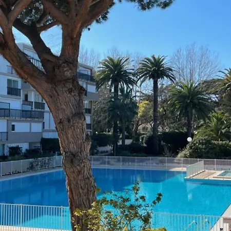 Apartment 35m With Pool For Couple In Tropez *