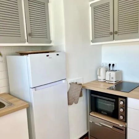 Apartment 35m With Pool For Couple In Tropez *