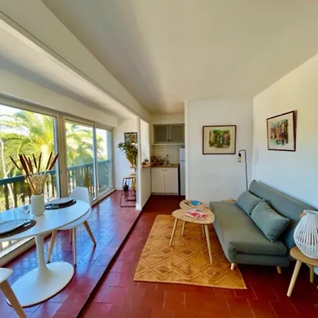 35m With Pool For Couple In Tropez Appartement