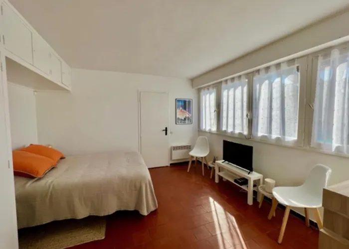 35m With Pool For Couple In Tropez Apartment *